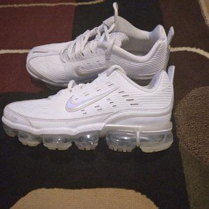 NIKE AIR VAPORMAX 360